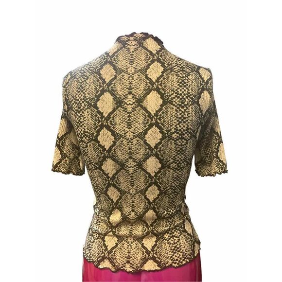 Caution to the wind snake skin print top - Picture 2 of 5